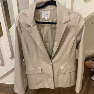 Le Lis Women's Beige Blazer